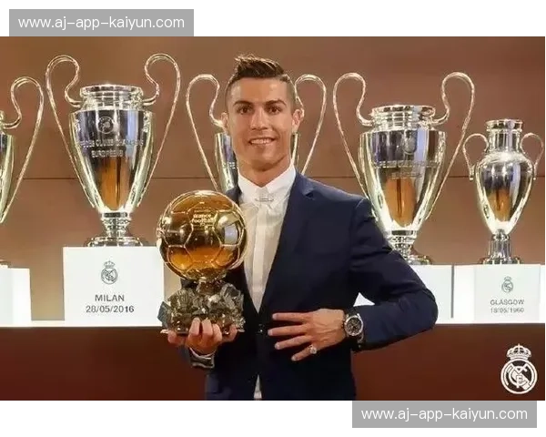 绿野传奇与蓝月征途：哈茨与曼城的英伦足坛双雄记